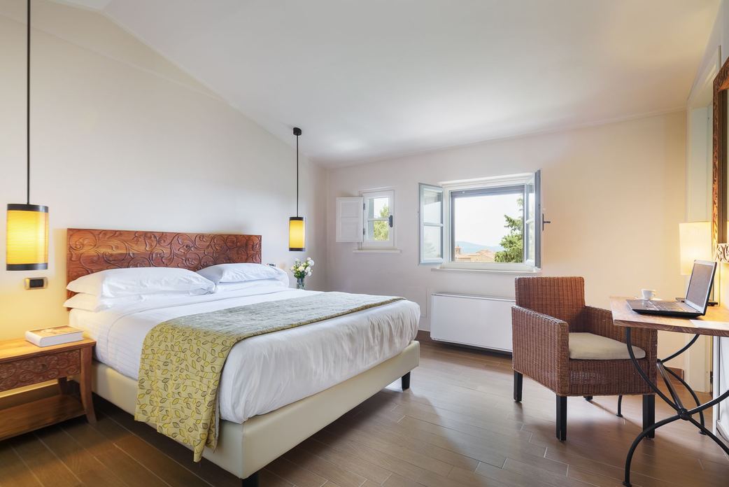 Camera individualmente decorata dell'Hotel Vannucci
