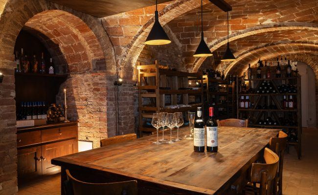 Cantina per degustazioni di vino dell'Hotel Vannucci