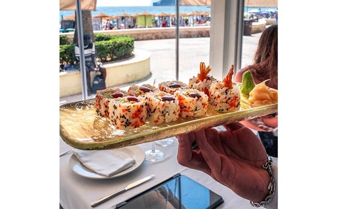 CAPRI RESTAURANTE Sushi Atelier By Capri - FLOWERS BY CAPRI