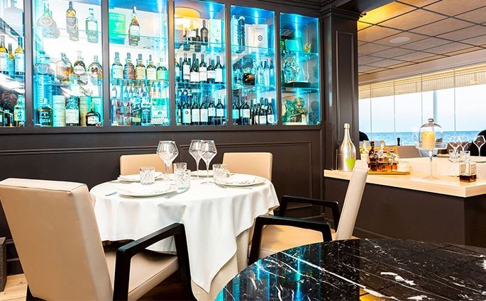 CAPRI RESTAURANTE Sushi Atelier By Capri - FLOWERS BY CAPRI