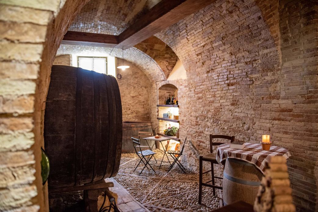 Interno della cantina