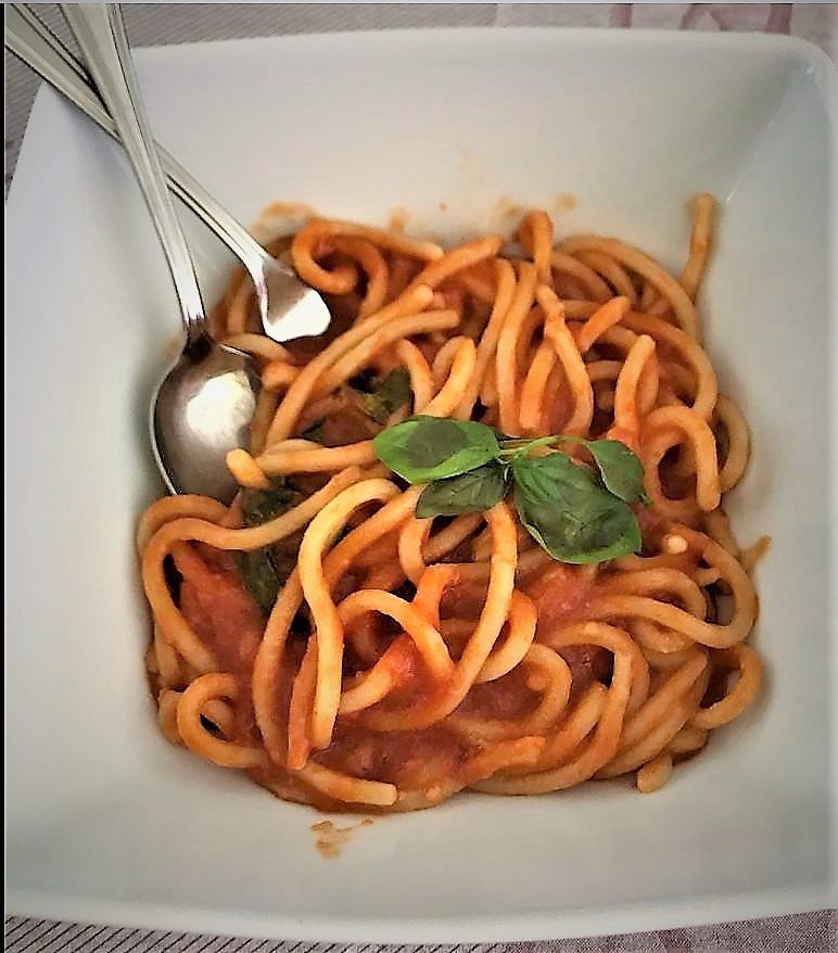 Ciriole al pomodoro e basilico del Ristorante Pizzeria Il Roscio