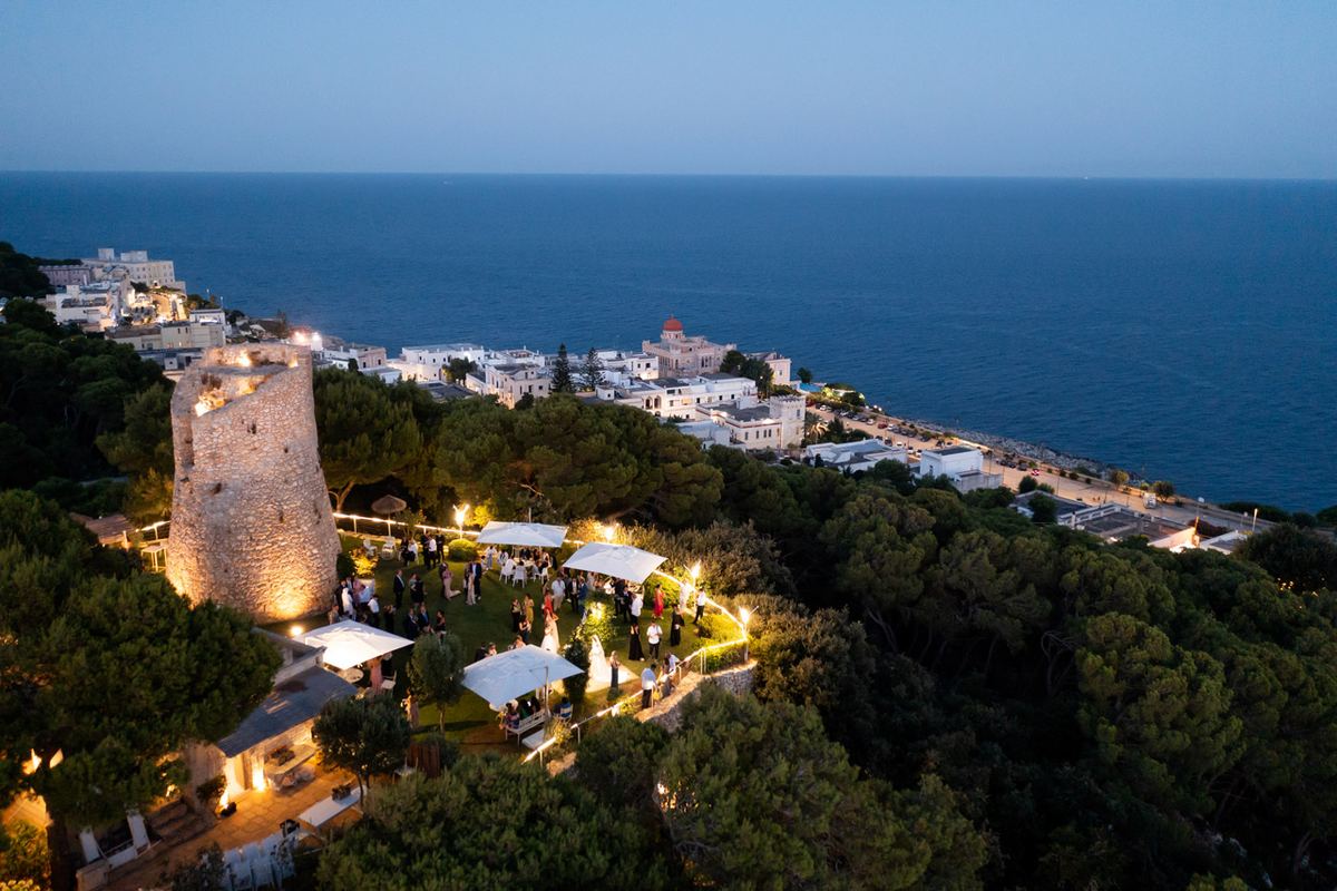 Torre Saracena aragonese del XVI secolo a Cala Dei Balcani