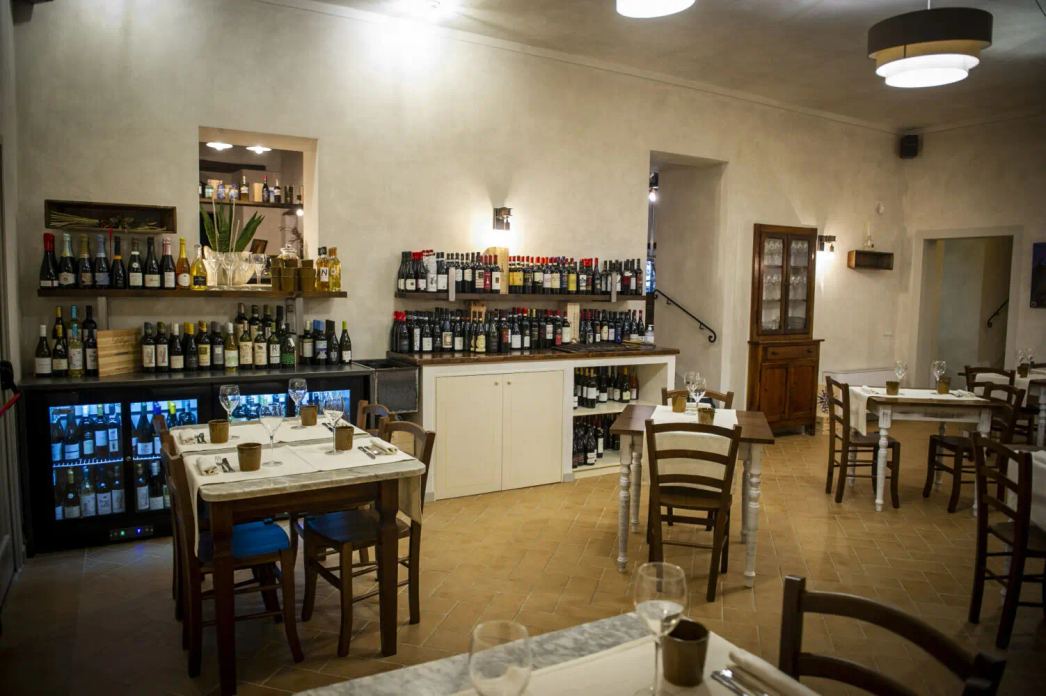 Sala del ristorante Rustico Gusto Umbro a Narni Scalo