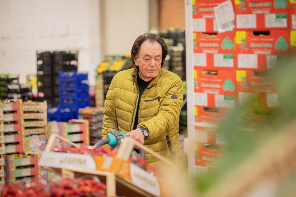 Area di selezione e preparazione della frutta presso CALANDRINI FRUTTA