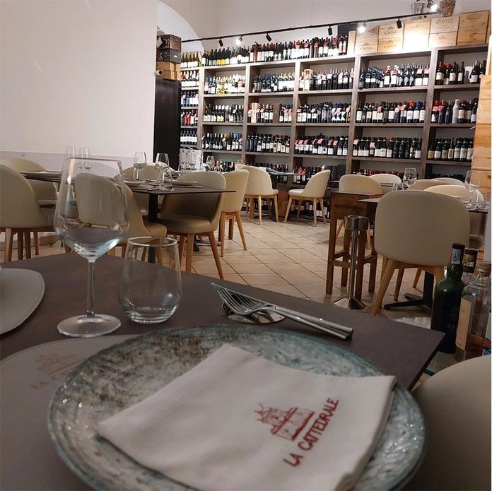 LA CATTEDRALE - Enoteca Osteria Gintoneria