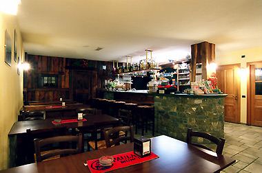Il bar del Camping Lac Lexert a Bionaz