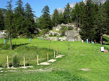 Le piazzole del campeggio sulle sponde del Lago Lexert