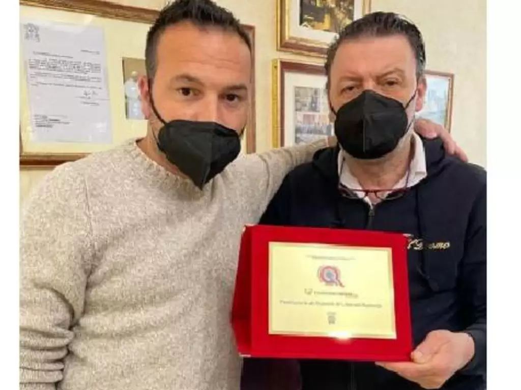 Esterno della Pasticceria Al Duomo nel centro storico di Albano Laziale