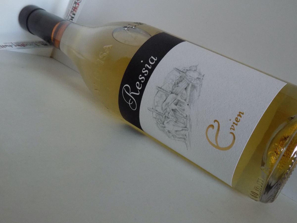 Bottiglia Evien vino bianco di Ressia Azienda Agricola