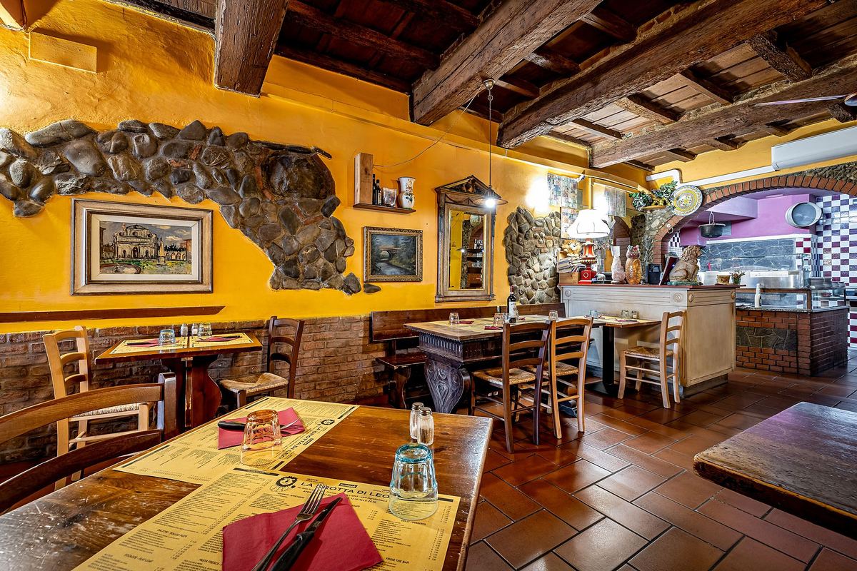 Sala del ristorante La Grotta Di Leo a Firenze