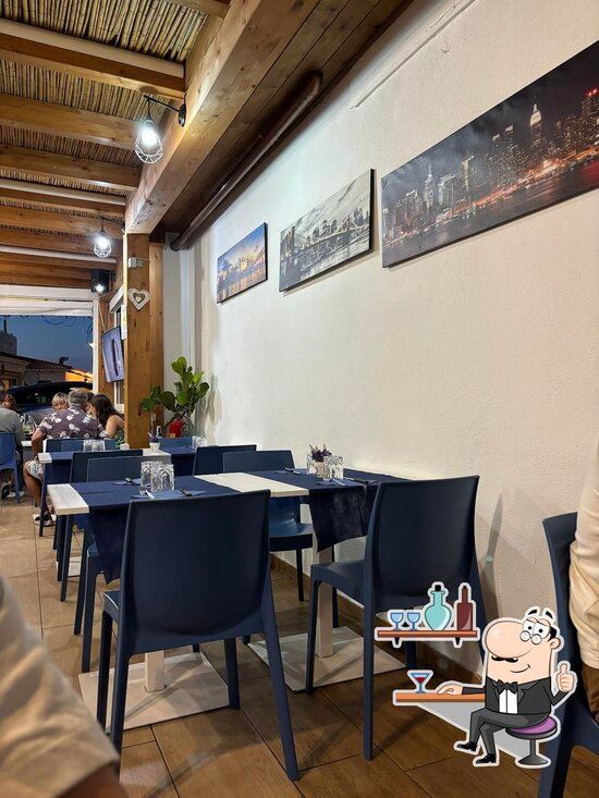 Interno del locale Il Diamante San Teodoro