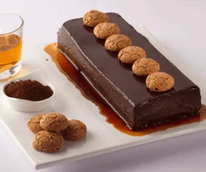 Dolce con amaretti
