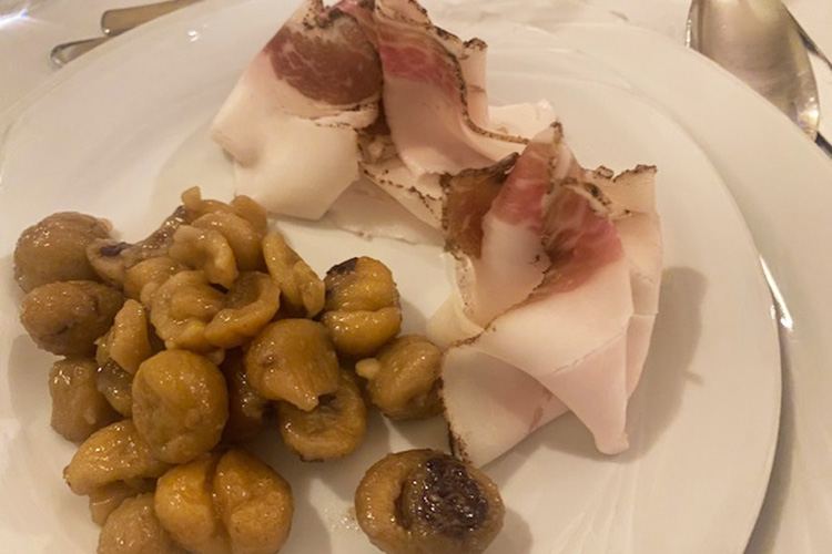 Sala interna del Ristorante del Santuario a Graglia
