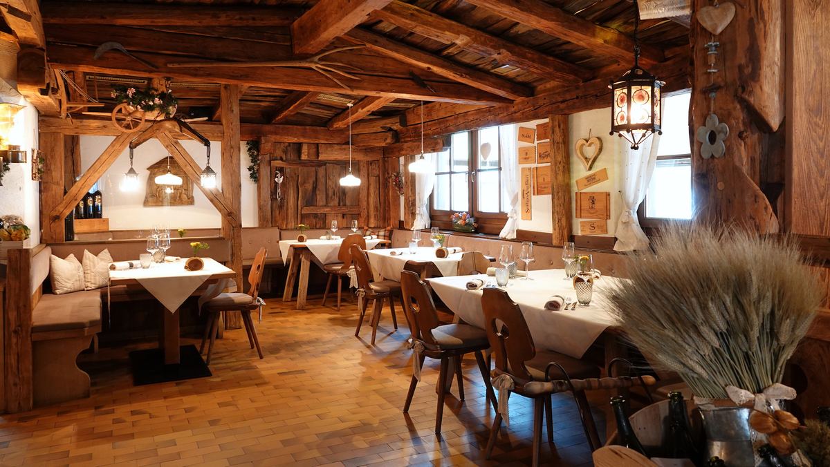 Ambiente elegante del Tubladel Restaurant in Val Gardena