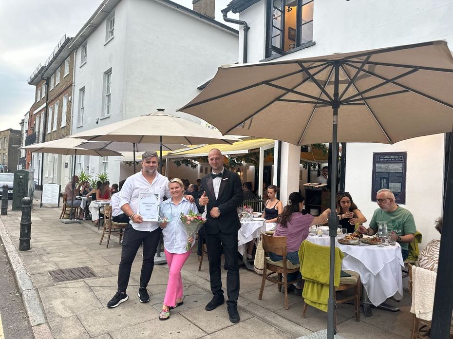 Sala interna di Olivo Ristorante Italiano a Guildford