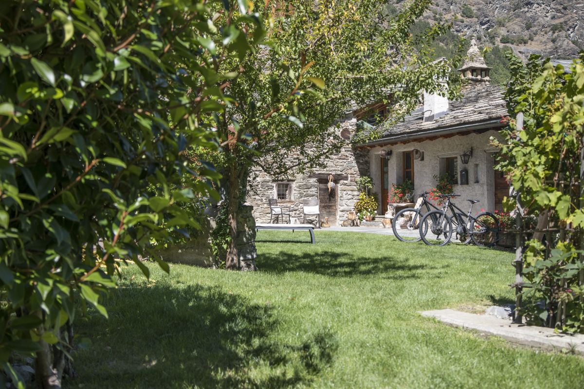 Spazio esterno con vista del B&B L'Angolino di Bonny