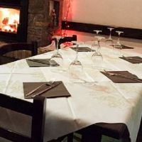 Interno rustico dell'Osteria Intant Bondì a Gemona del Friuli