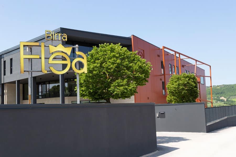 Esterno del birrificio artigianale Flea a Gualdo Tadino