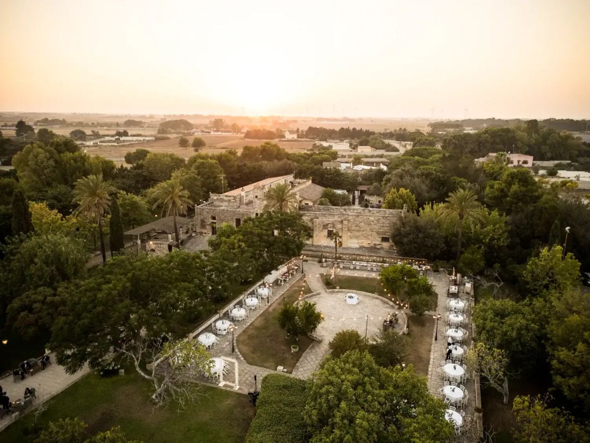 Matrimonio a Masseria San Lorenzo documentato da Maraca Fotografia, veduta aerea della location