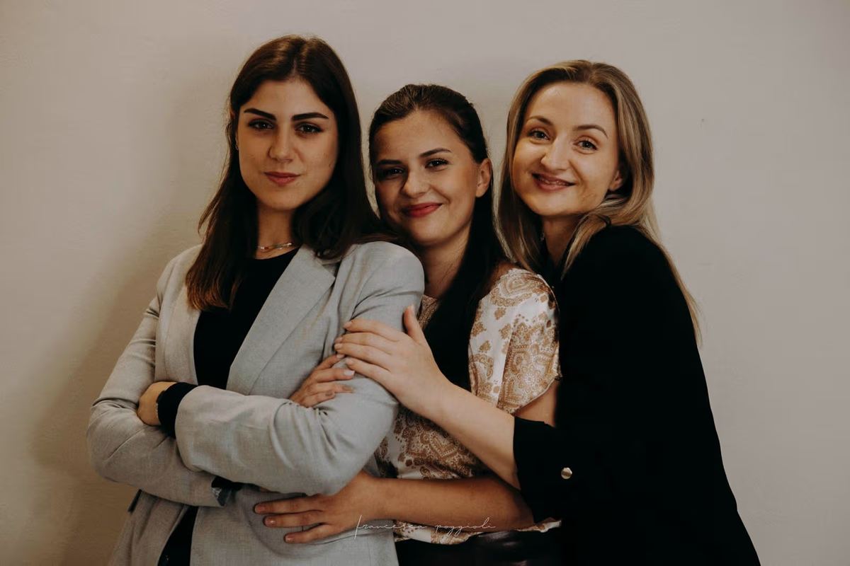 Il team del Centro Estetico Futuro Naturale: Irina, Arianna ed Elmira