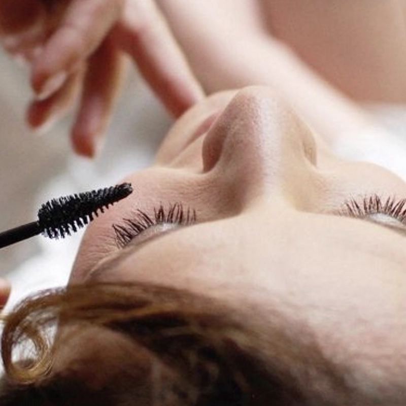 Postazione trucco professionale del Centro Estetico Soave Piacenza