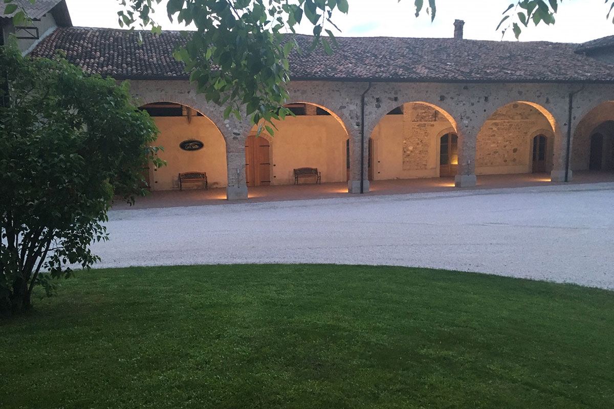 Il porticato della cantina Colli Vaibò