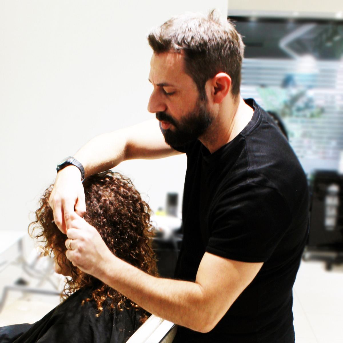 Trattamento permanente per capelli ricci da Masami Hair & Beauty