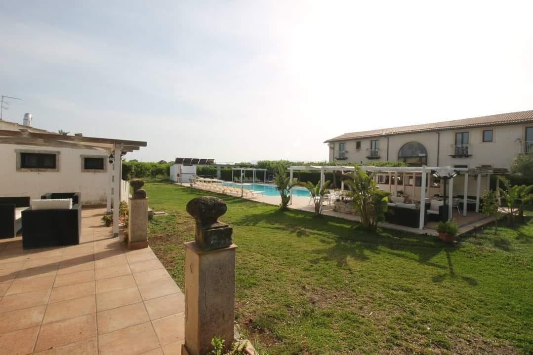 Vista esterna della struttura Aranceto Hotel Agriturismo Siracusa
