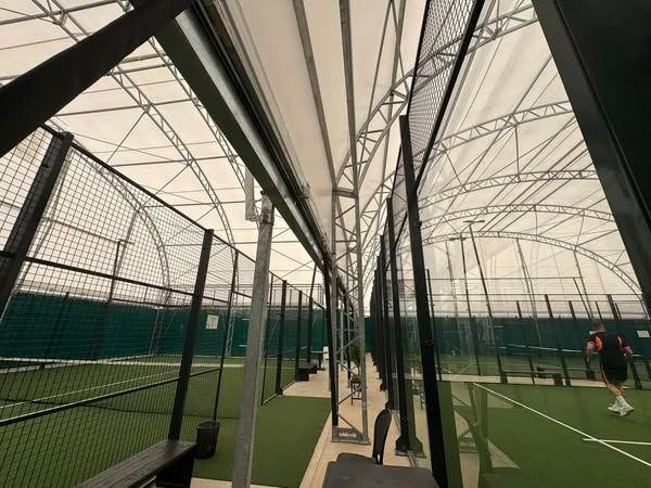 Coperture fisse ad arco MoviMec per applicazioni sportive e industriali