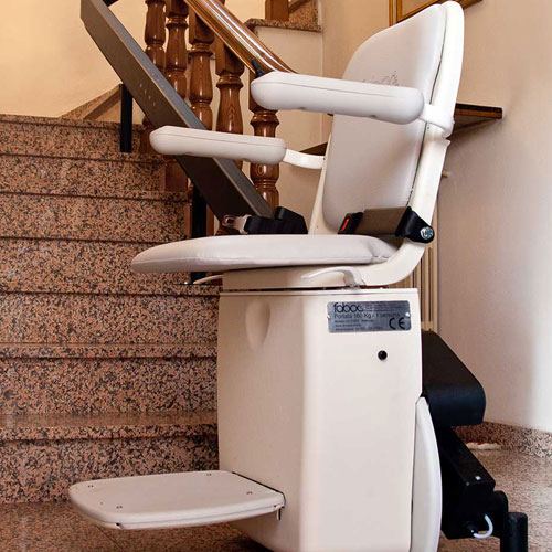 Servoscala con poltroncina realizzato da De Carlo Ascensori