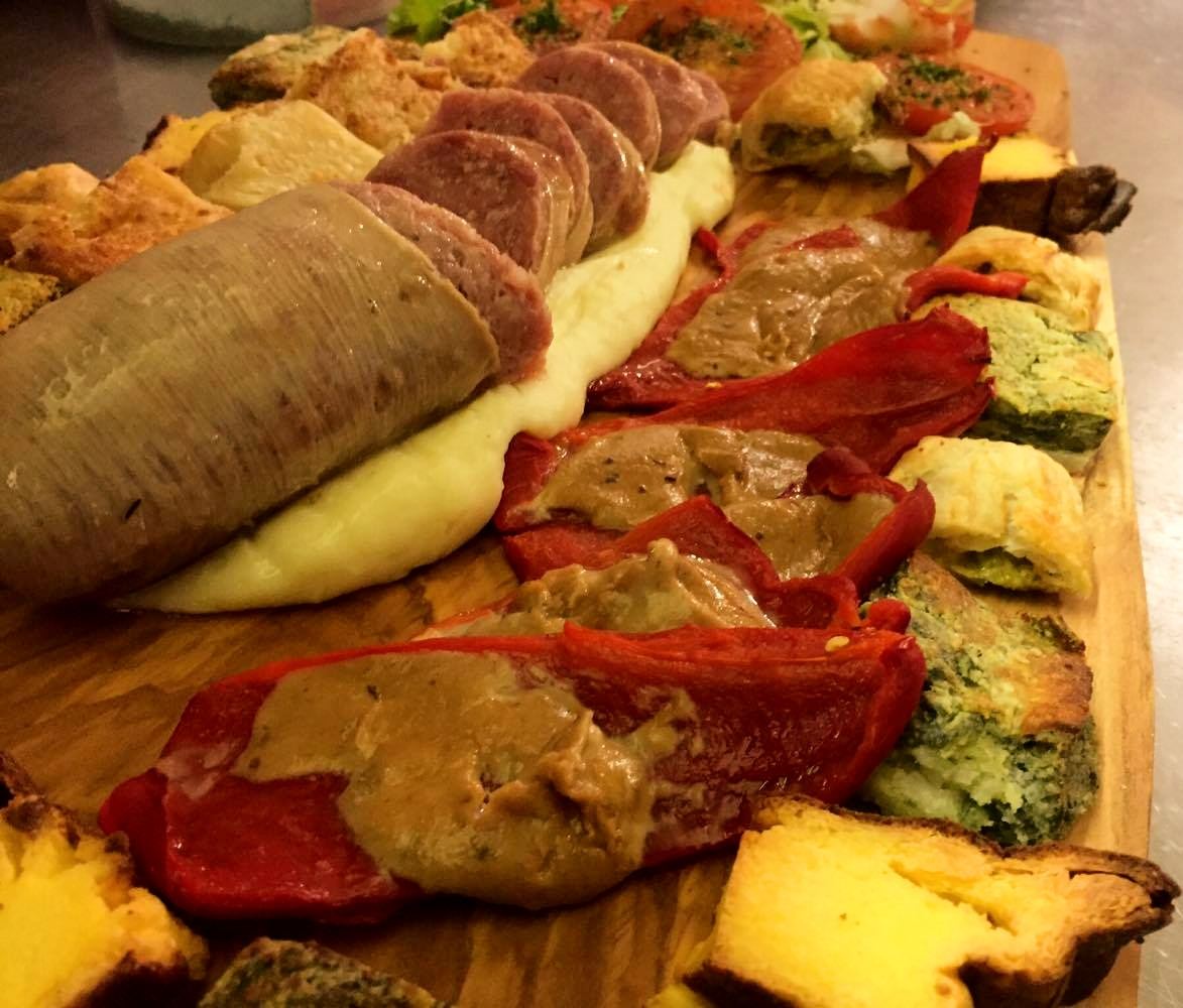Cotechino e peperoni in bagna cauda al Ristorante Aquila Nera
