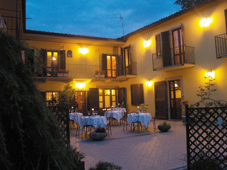 Vista del cascinale dell'Agriturismo San Bovo