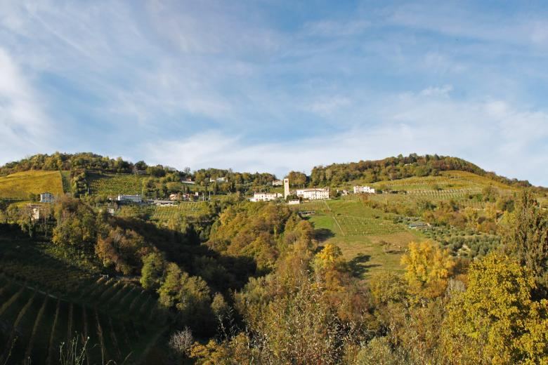 La vallata con il campanile di Arfanta presso Col Parè