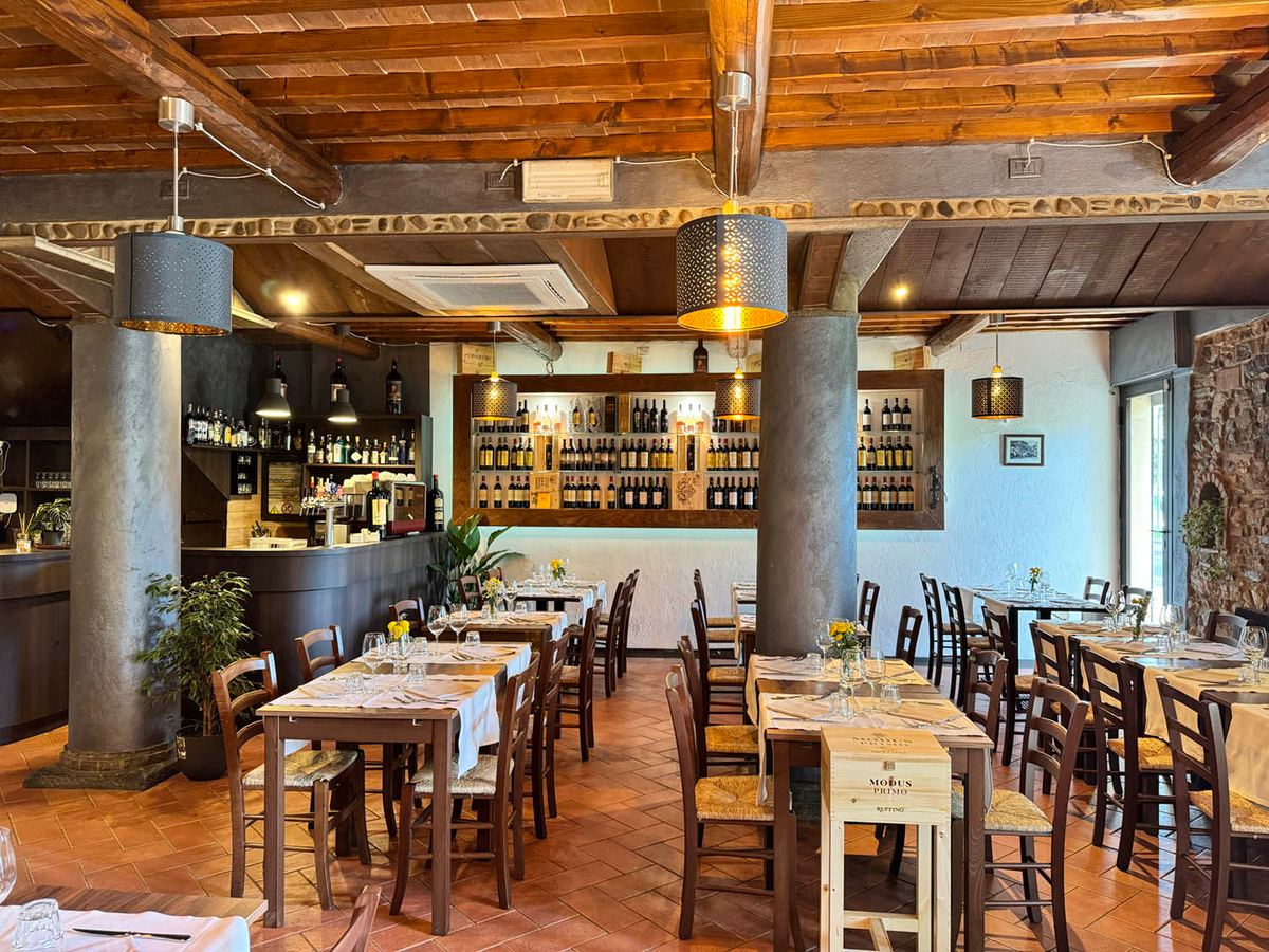 Ambiente dell'Osteria Da Mordicchio a Scandicci