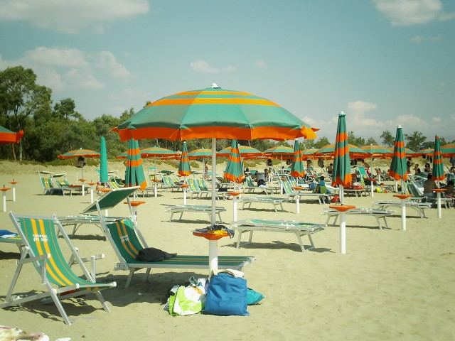 Spiaggia libera e attrezzata accessibile dal Camping Lido Salpi