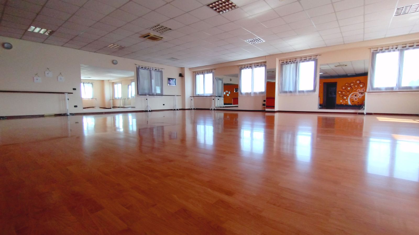 Una delle sale prova della Scuola di Danza Dance Team