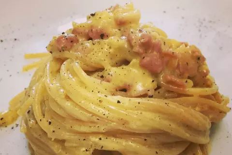 Spaghetti alla carbonara di Marsala Service