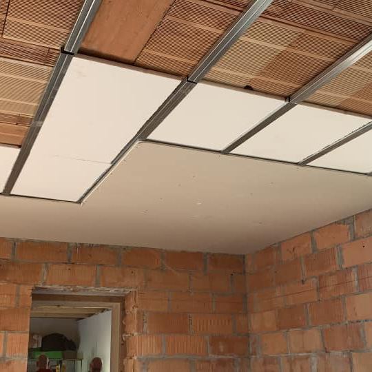 Cantiere di RP di Rondelli Paolo durante lavori di impiantistica