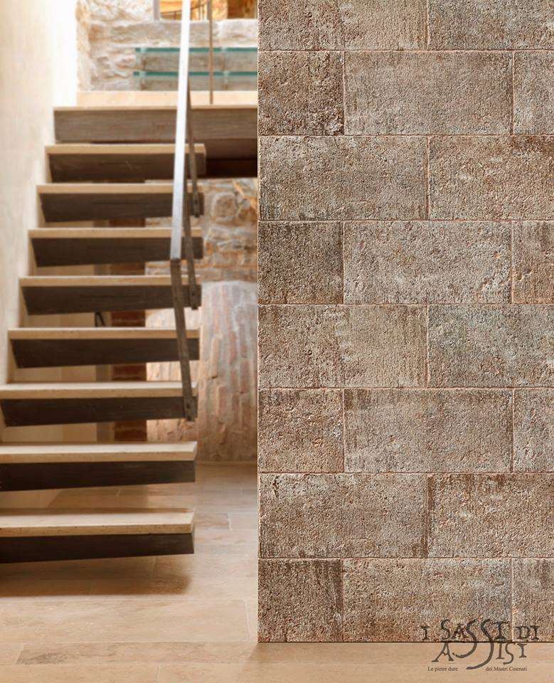 Selezione di pavimenti e rivestimenti in pietra presso Dimensione Edilizia