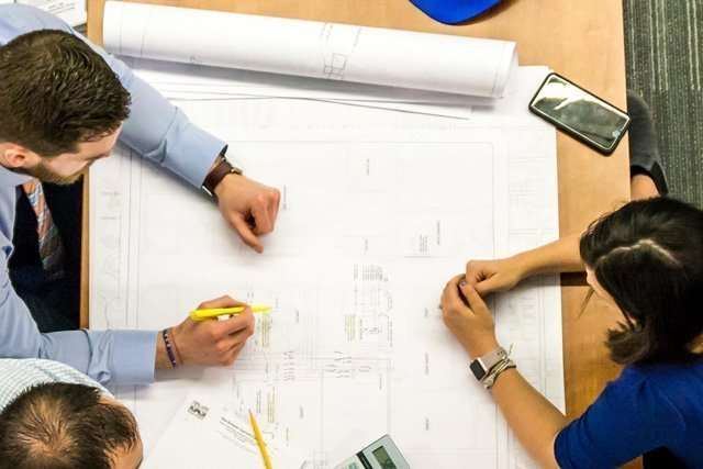 Consulenza personalizzata nello showroom di Dimensione Edilizia
