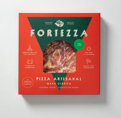 Pizza Vera Coppa con prosciutto stagionato italiano di Fortezza Italiana