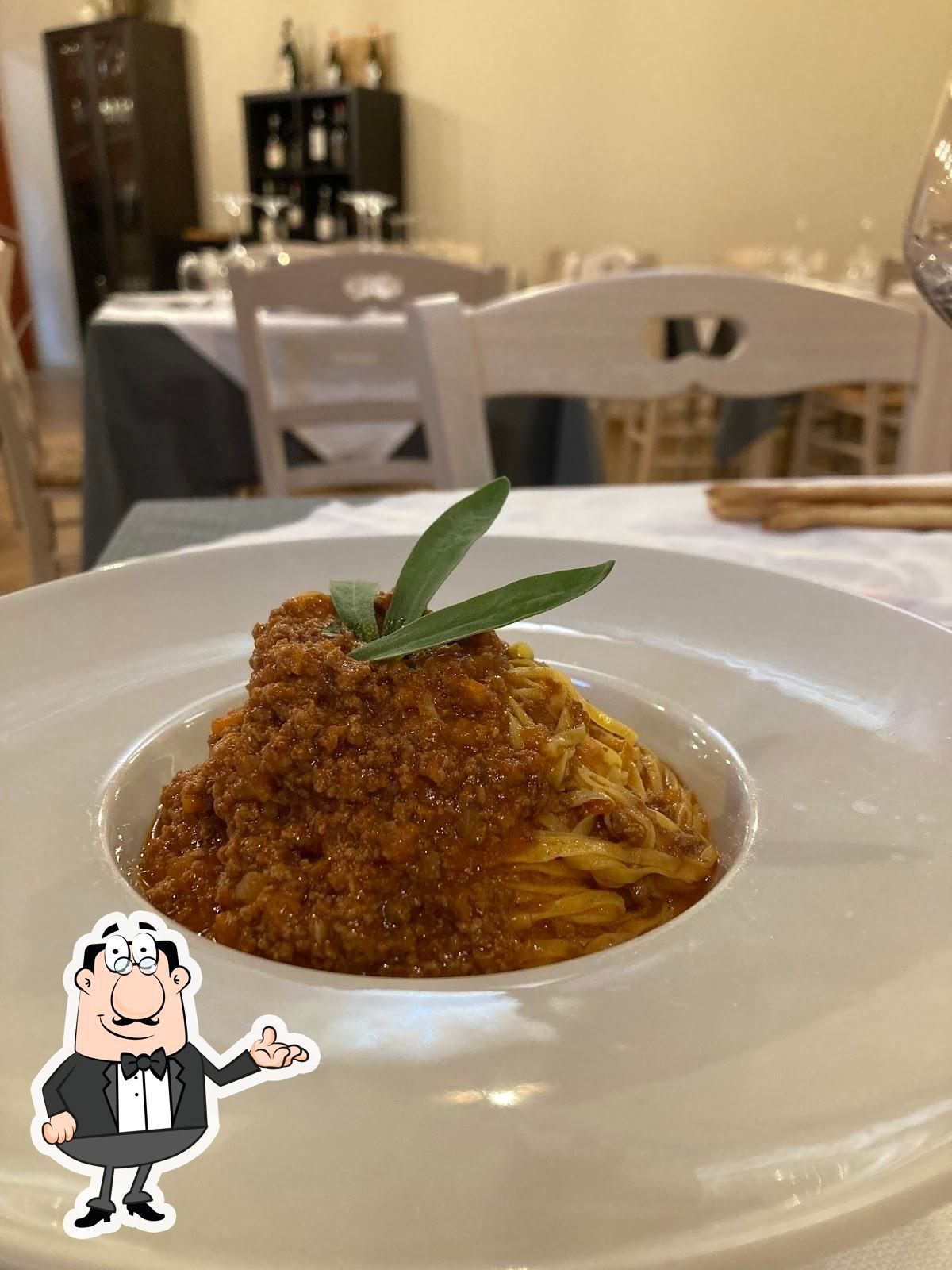L'ambiente dell'Osteria 'L Crutin a Castellinaldo d'Alba
