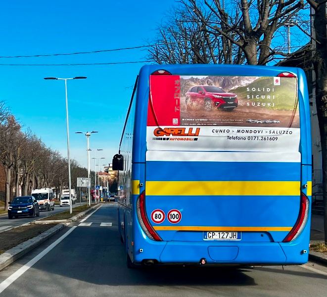 Campagna pubblicitaria su pullman per concessionario auto di Caligaris Pubblicità