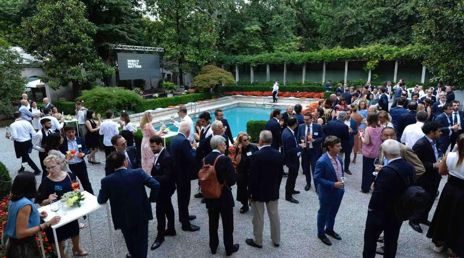 Aperitivo a bordo piscina organizzato da CS EVENTS
