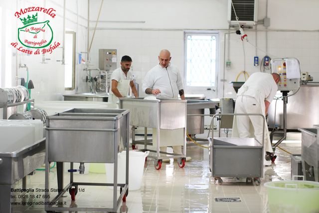 CASEIFICIO LA REGINA DI BATTIPAGLIA