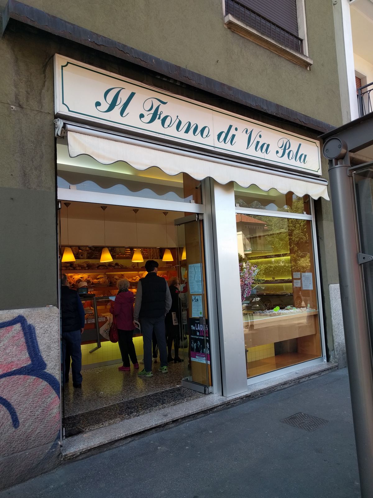 Le famose pizzette del Forno Di Via Pola