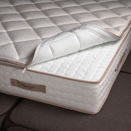 Esposizione di materassi nello showroom di MATERASSIAMO