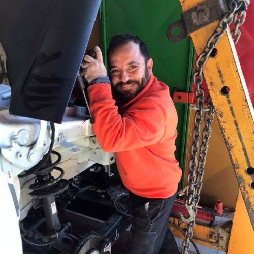 Interno officina Autocarrozzeria Rainbow