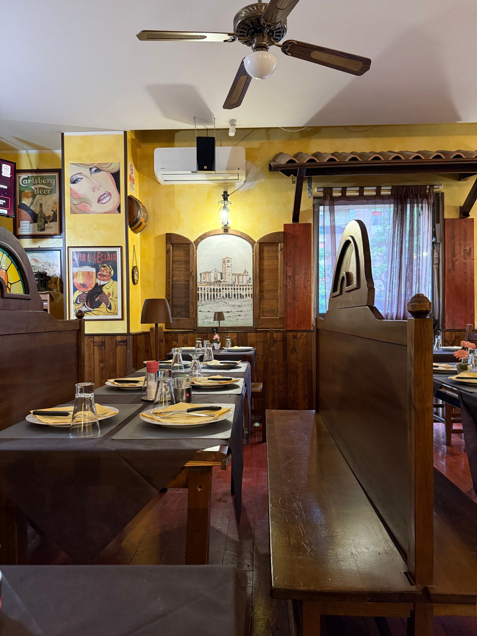 Interno del locale della Braceria La Torre